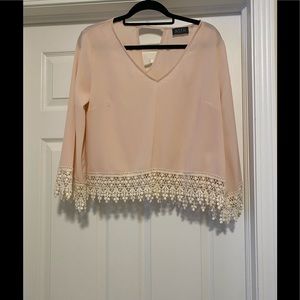 ASTR Crop top lace detail blush